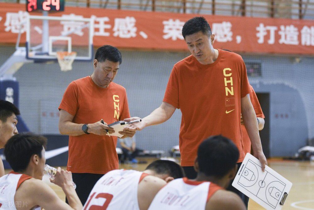 在欧冠中，他们成功挑战了老牌豪门拜仁、皇马直到击败国米捧杯，实现了历史性突破。